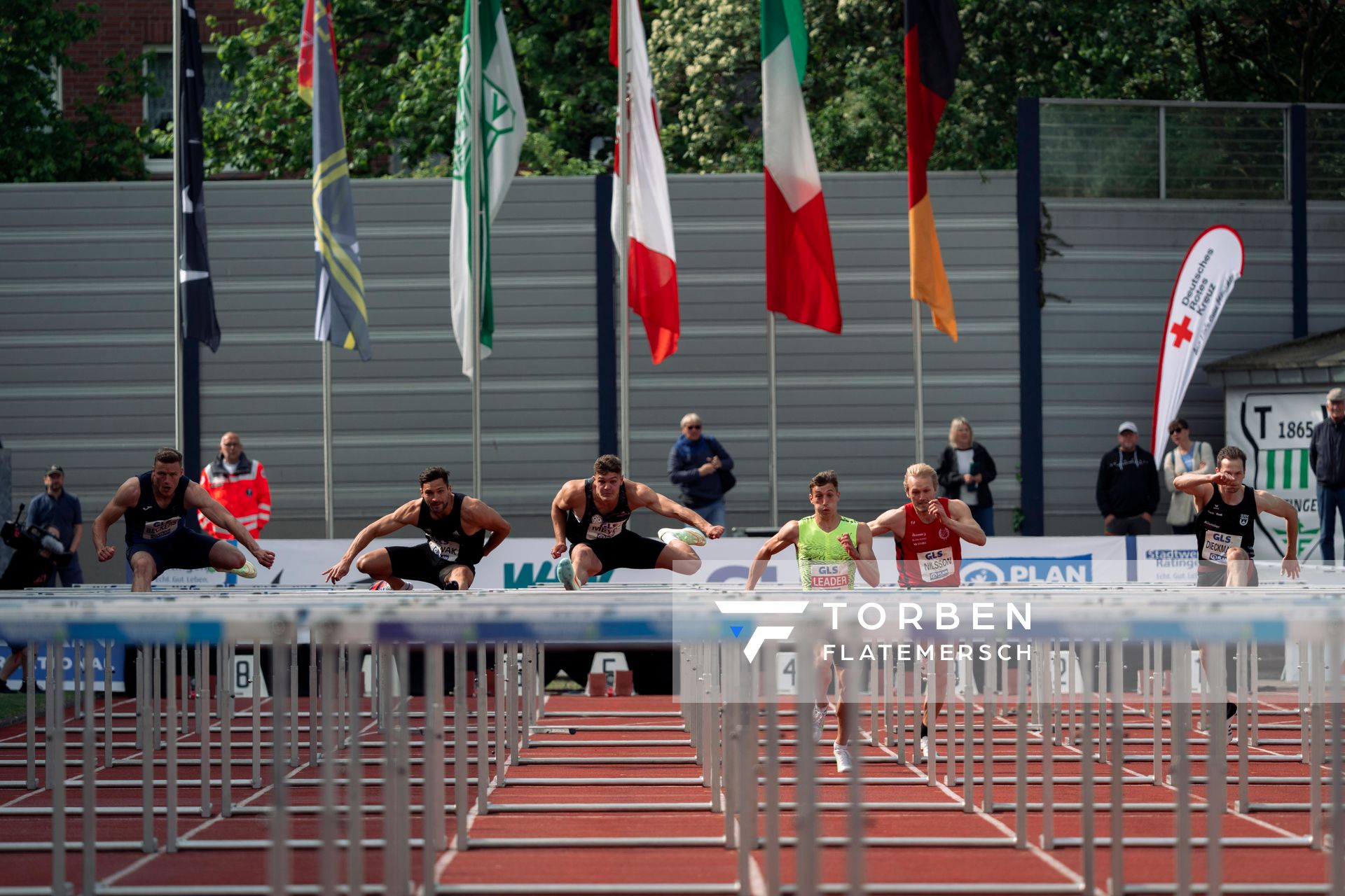 Nico Beckers (LAV Bayer Uerdingen/Dormagen), Tim Nowak (SSV Ulm 1846), Marcel Meyer (Hannover 96), Simon Ehammer (SUI), Marcus Nilsson (SWE), Luca Dieckmann (SSV Ulm 1846) ueber 110m Huerden am 08.05.2022 beim Stadtwerke Ratingen Mehrkampf-Meeting 2022 in Ratingen